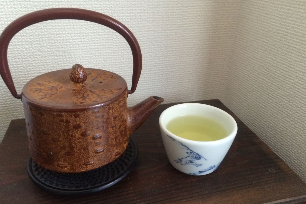 Honyamacha with teapot